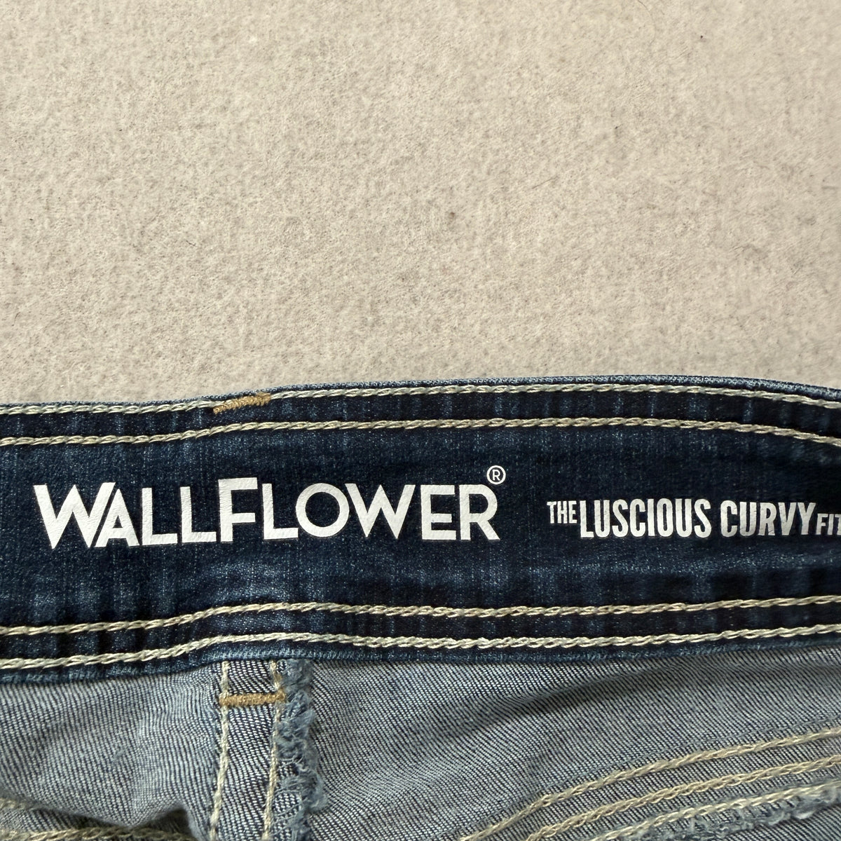 Wallflower Luscious Curvy Bootcut Jeans Women's Dark Wash Stitched Size 13 photo 3