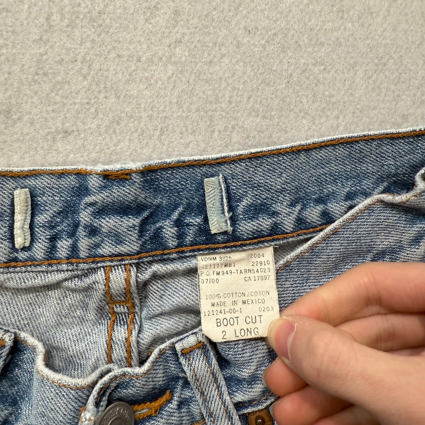 Gap Women's Light Wash Blue Denim Long Bootcut Jeans Button-Fly Low Rise Size 28