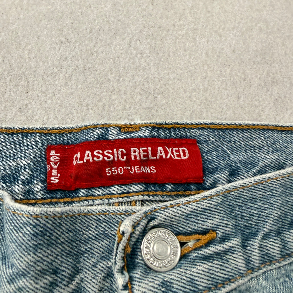 VTG Levi's 550 Classic Relaxed Womens Light Wash Tapered Leg Jeans Size 12 MIS M