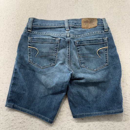 American Eagle Medium wash blue Denim Shorts, size W28 – photo 2 of 7