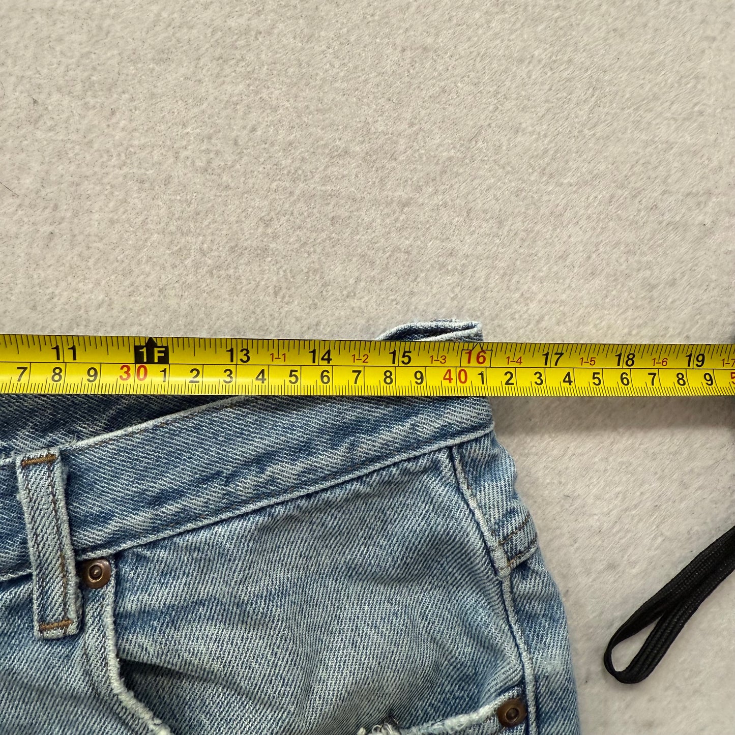 L.L. Bean Men's Light Wash Blue Denim Natural Fit Jeans Classic Raw Hem Size 34