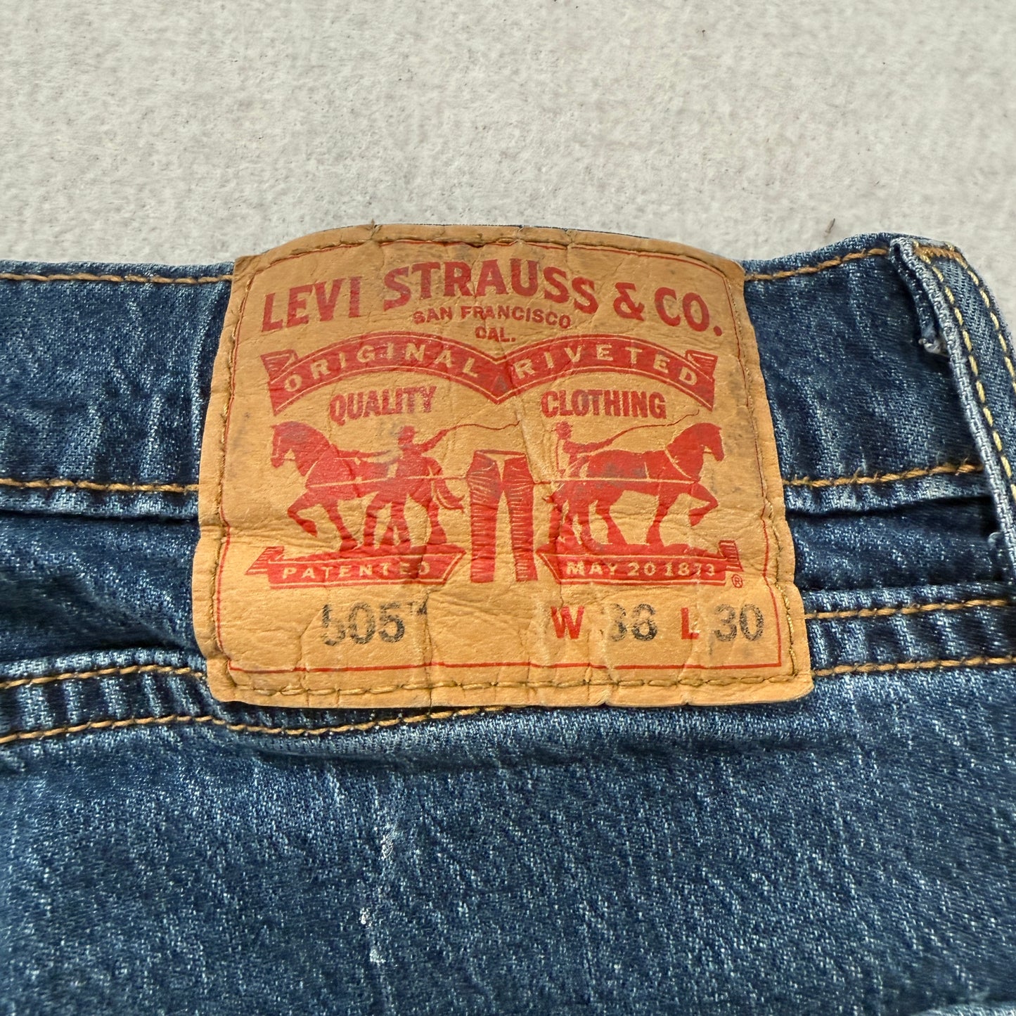 Levi's 505 Men's Blue Denim Jeans Straight Fit Zip-Fly Pockets Size W36xL30