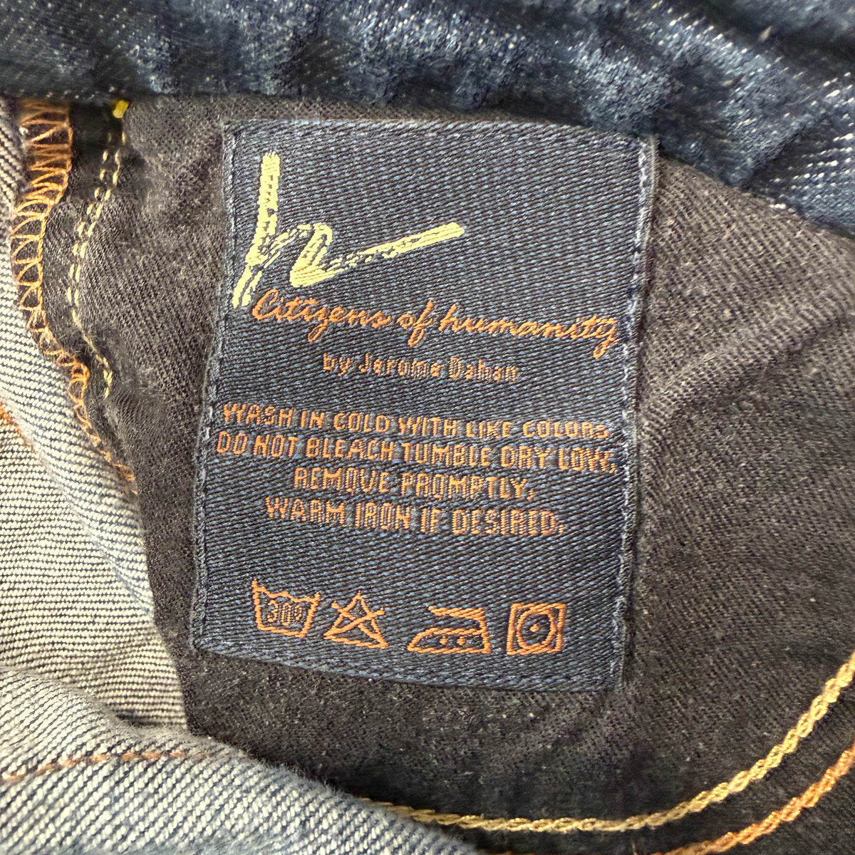Citizens of Humanity Flare Jeans dark wash indigo tag detail
