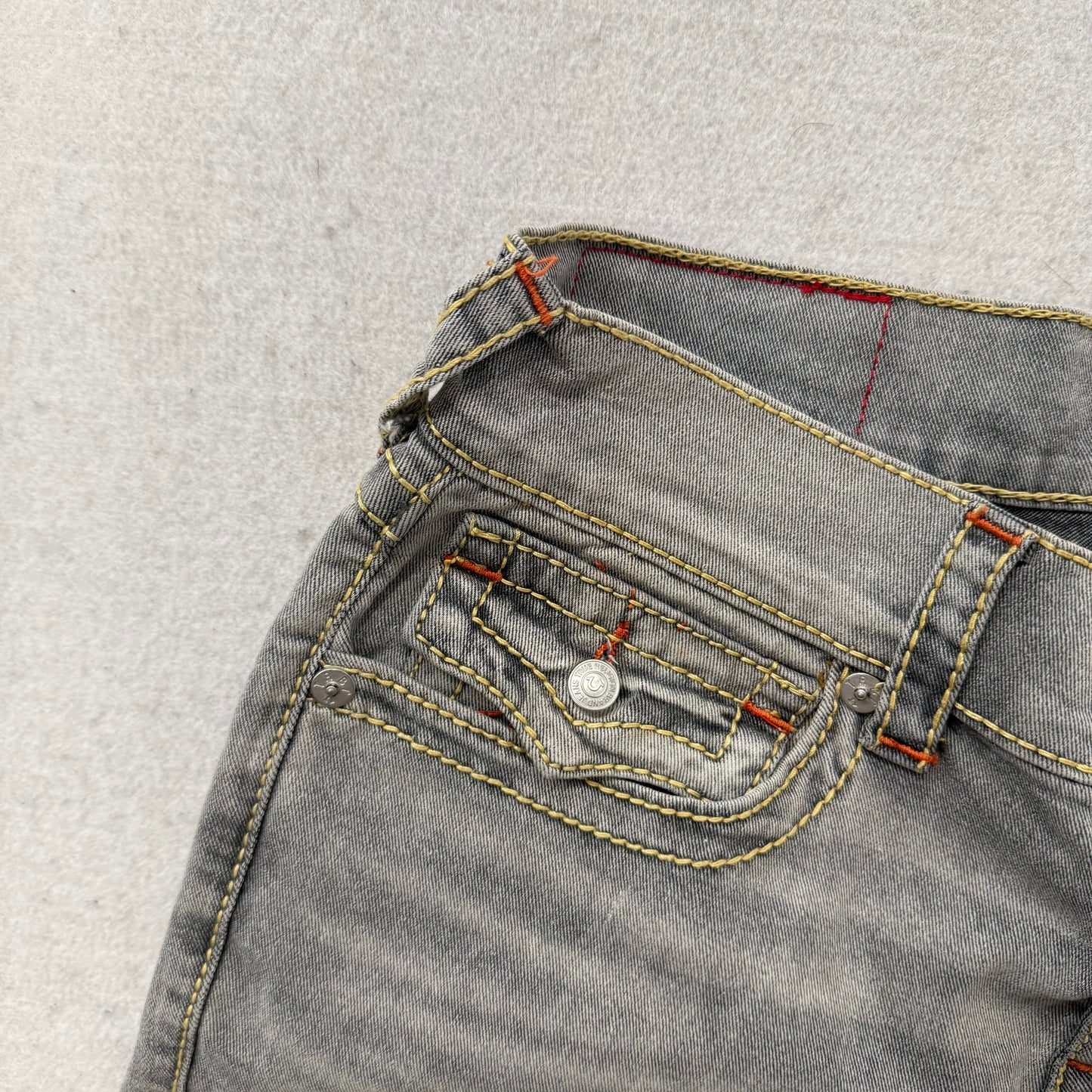 True Religion Geno Men's Gray Denim Slim Fit Jeans Snap Flap Back Pocket Size 30