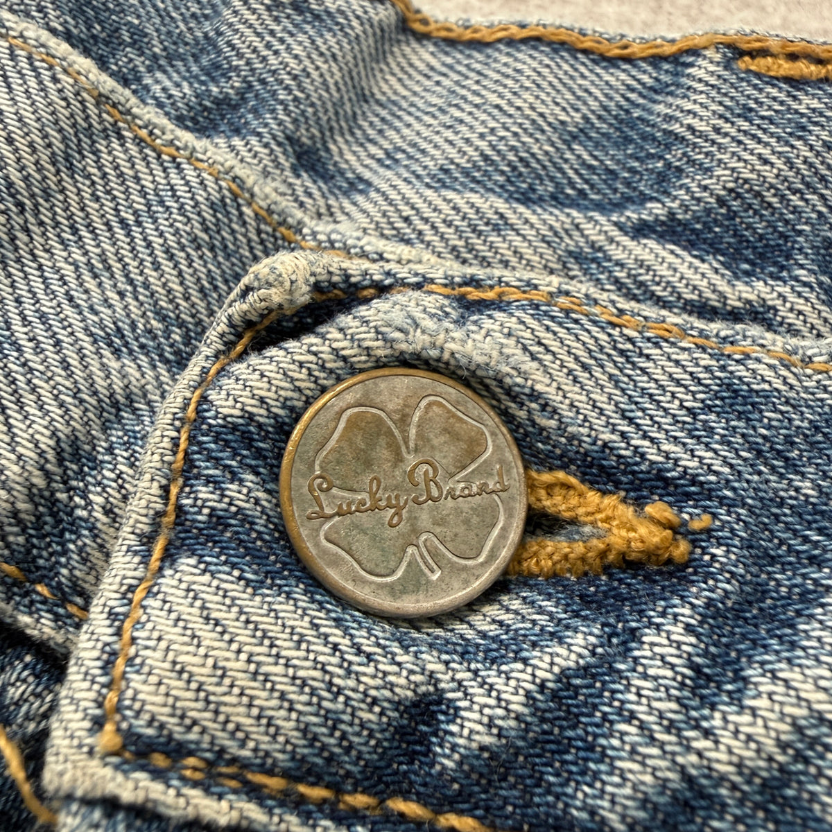 Lucky Brand Vintage Dungarees Light Wash Denim Shorts USA Size 8 photo 5