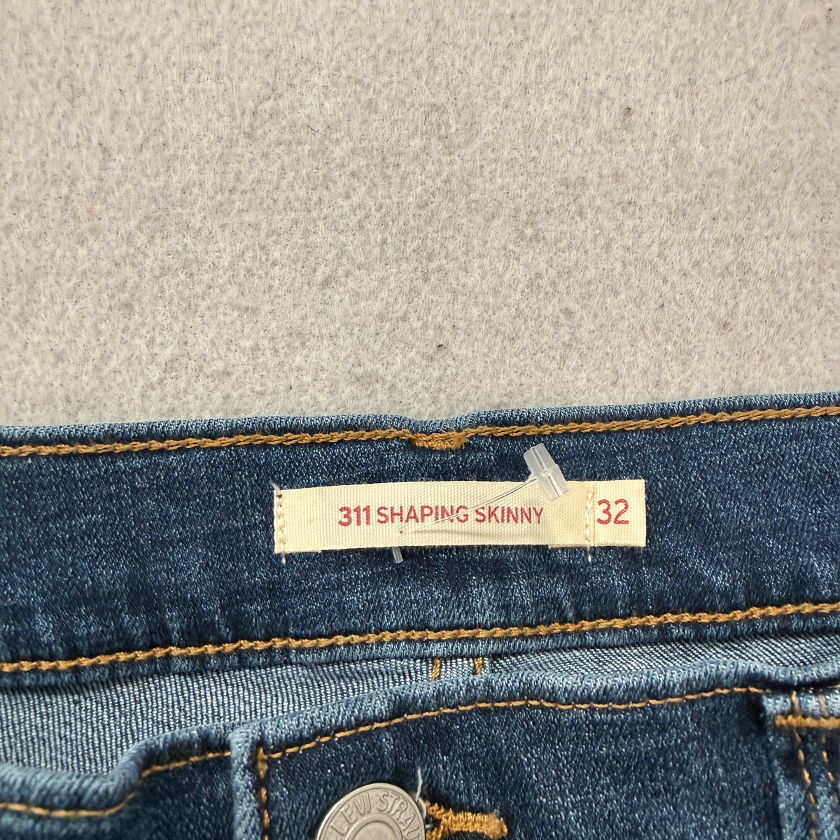 Levis 311 Shaping Skinny Jeans Medium Wash NWT Size 14 photo 3