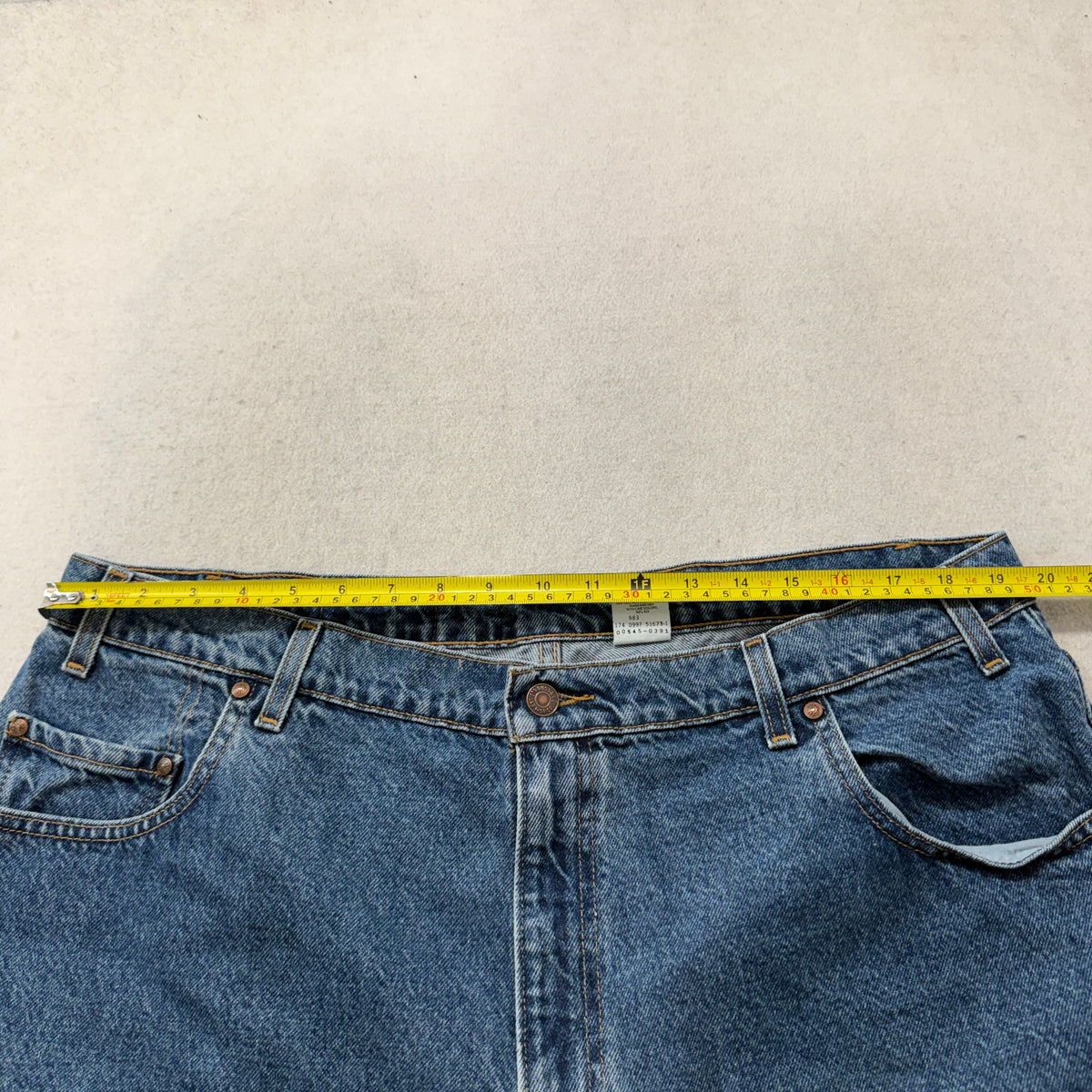 Levis 550 Relaxed Fit Medium Wash Jeans Size 42x30 photo 5
