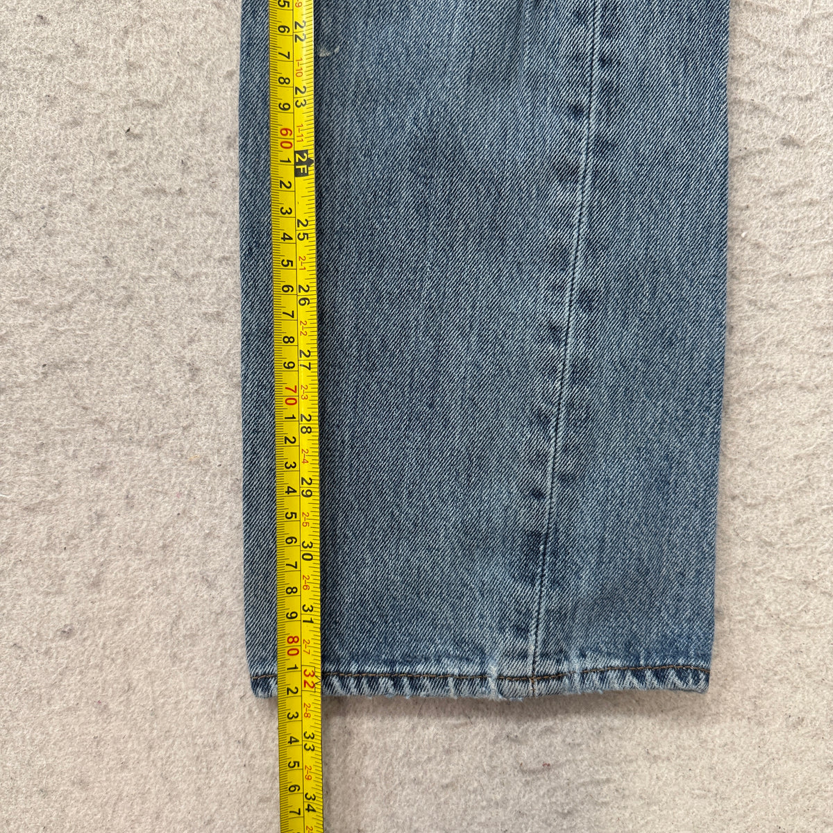 Levi's 501 Original Fit Jeans Men's Medium Wash Blue Button Fly Straight Size 32x34 photo 4