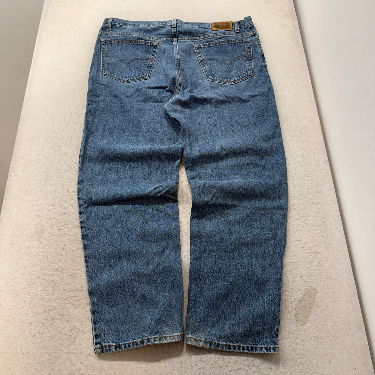 Levi's 540 Relaxed Fit Jeans Men's Medium Wash Blue Denim Five Pocket Size 44x30 photo 2