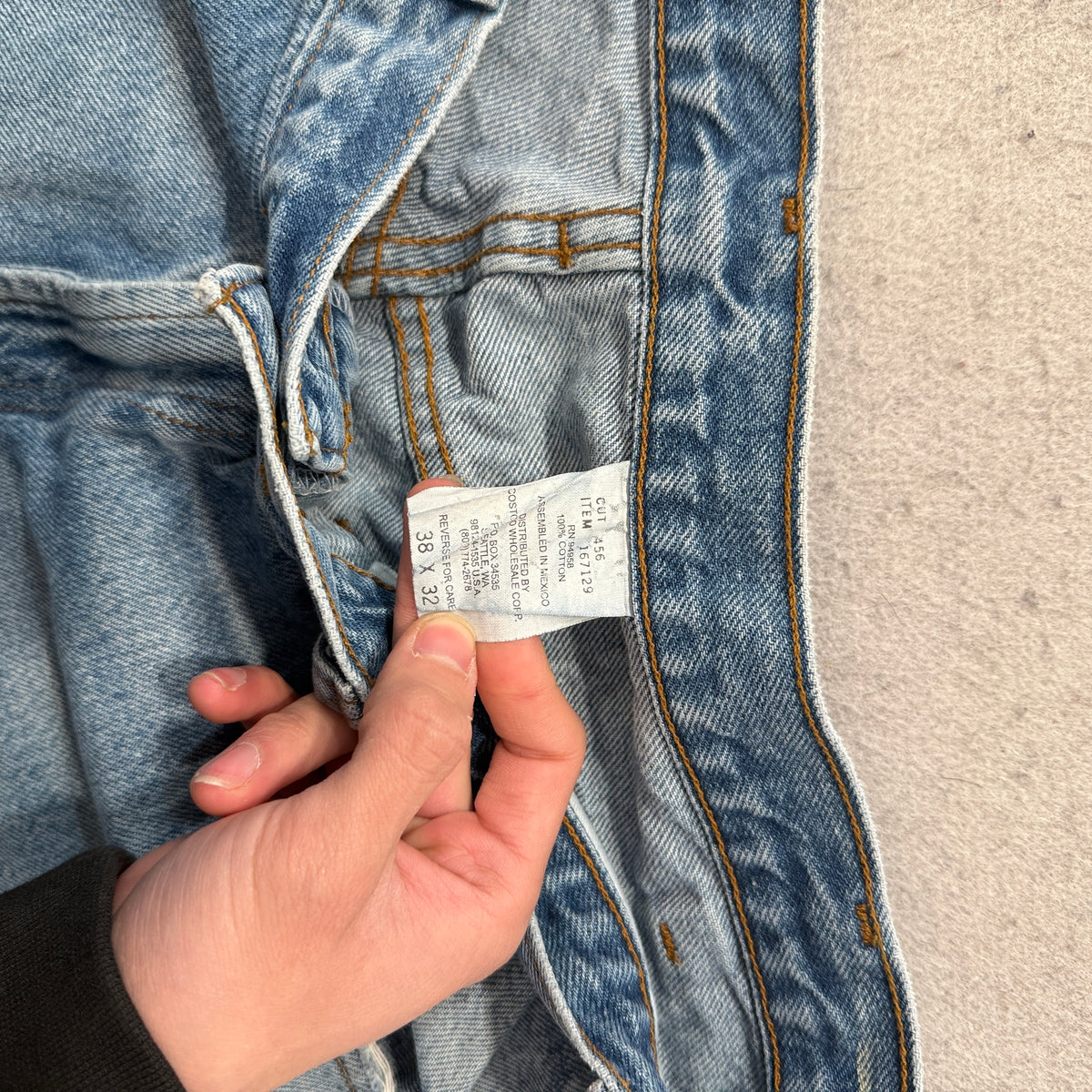 Kirkland Signature Light Wash Relaxed Jeans Size 38x30 photo 3