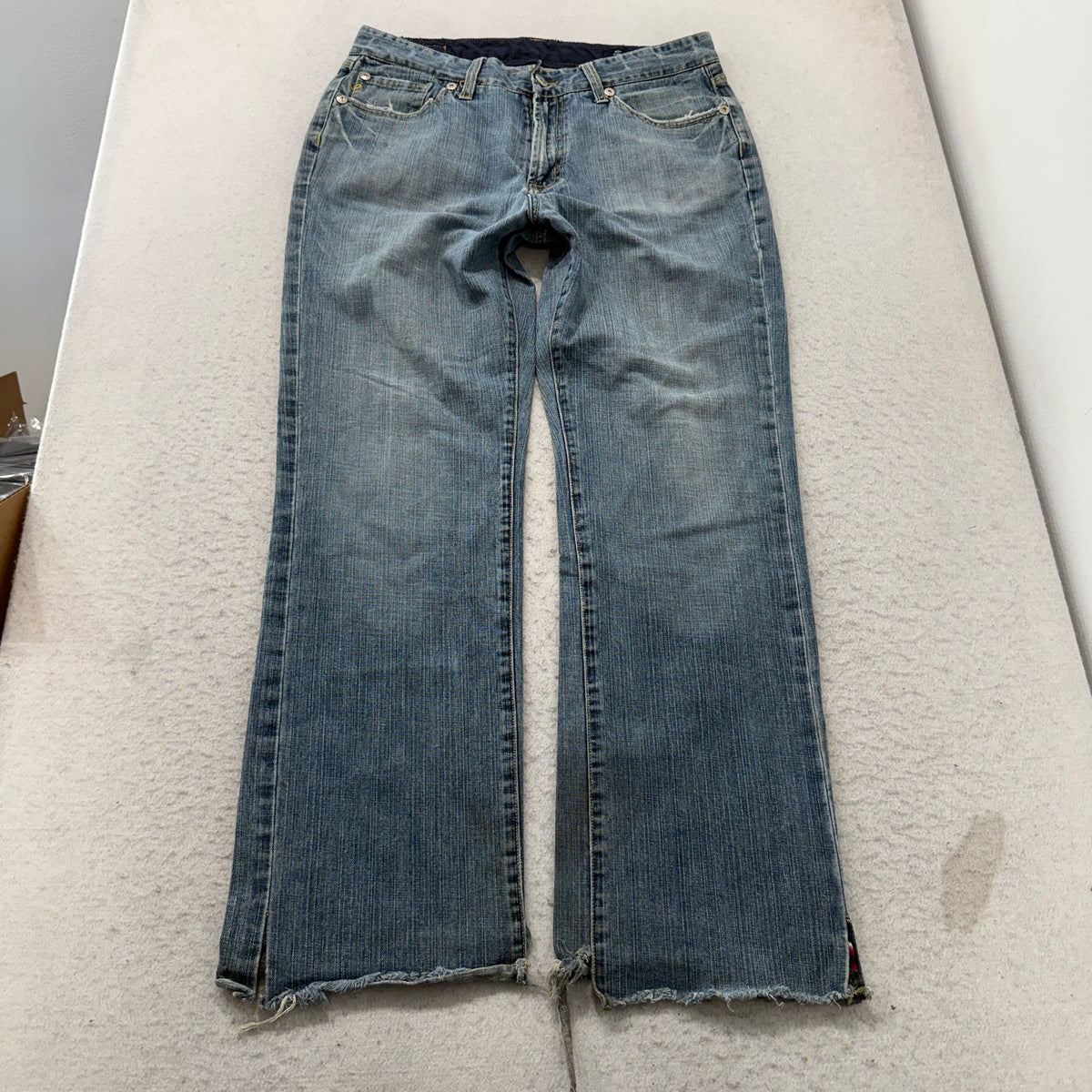 Seven7 Premium Womens Blue Bootcut Jeans Embroidered Pockets Distressed Hem - 34