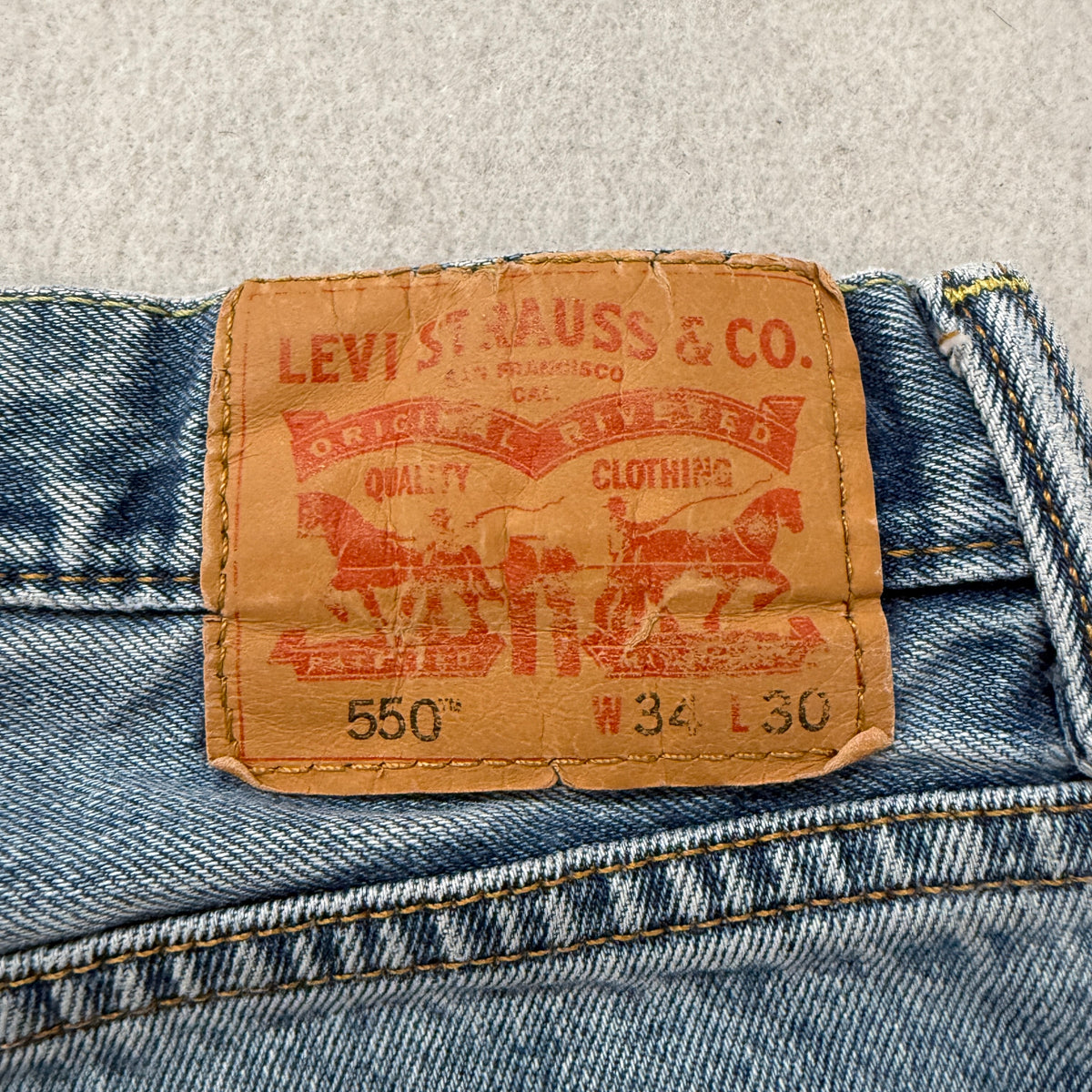 Levis 550 Relaxed Fit Jeans Size 34x30 photo 4