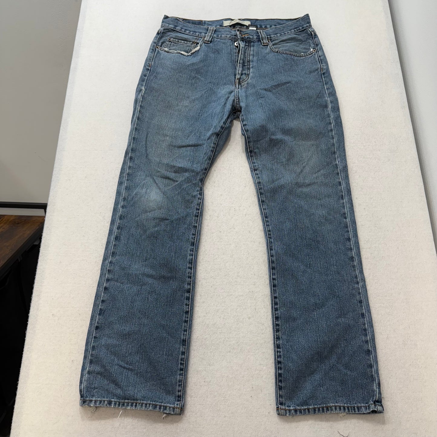 Urban Pipeline Men's Medium Wash Blue Denim Relaxed Straight Leg Jeans Size 34