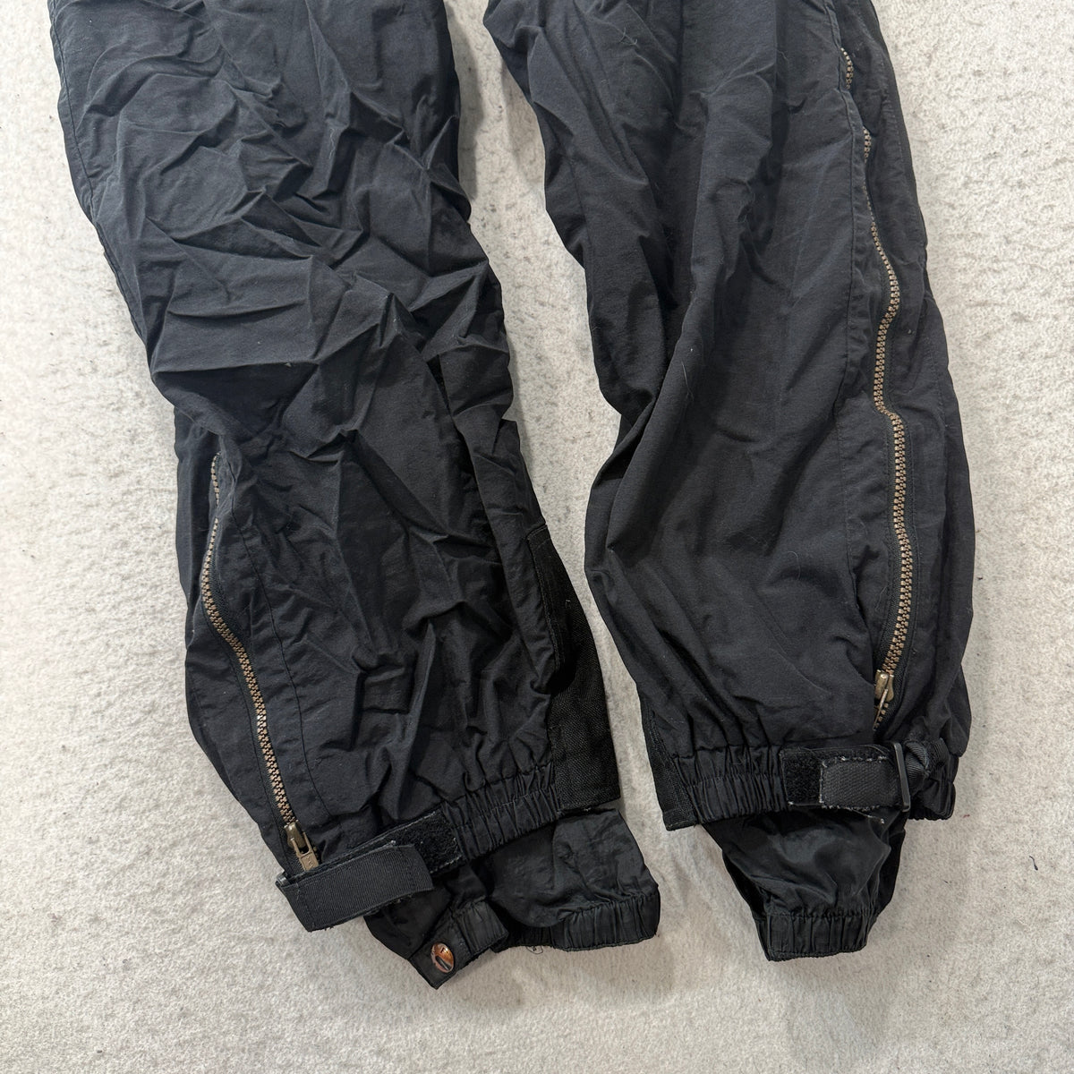 The North Face Vintage Black Nylon Side Zip Pants Size M photo 7