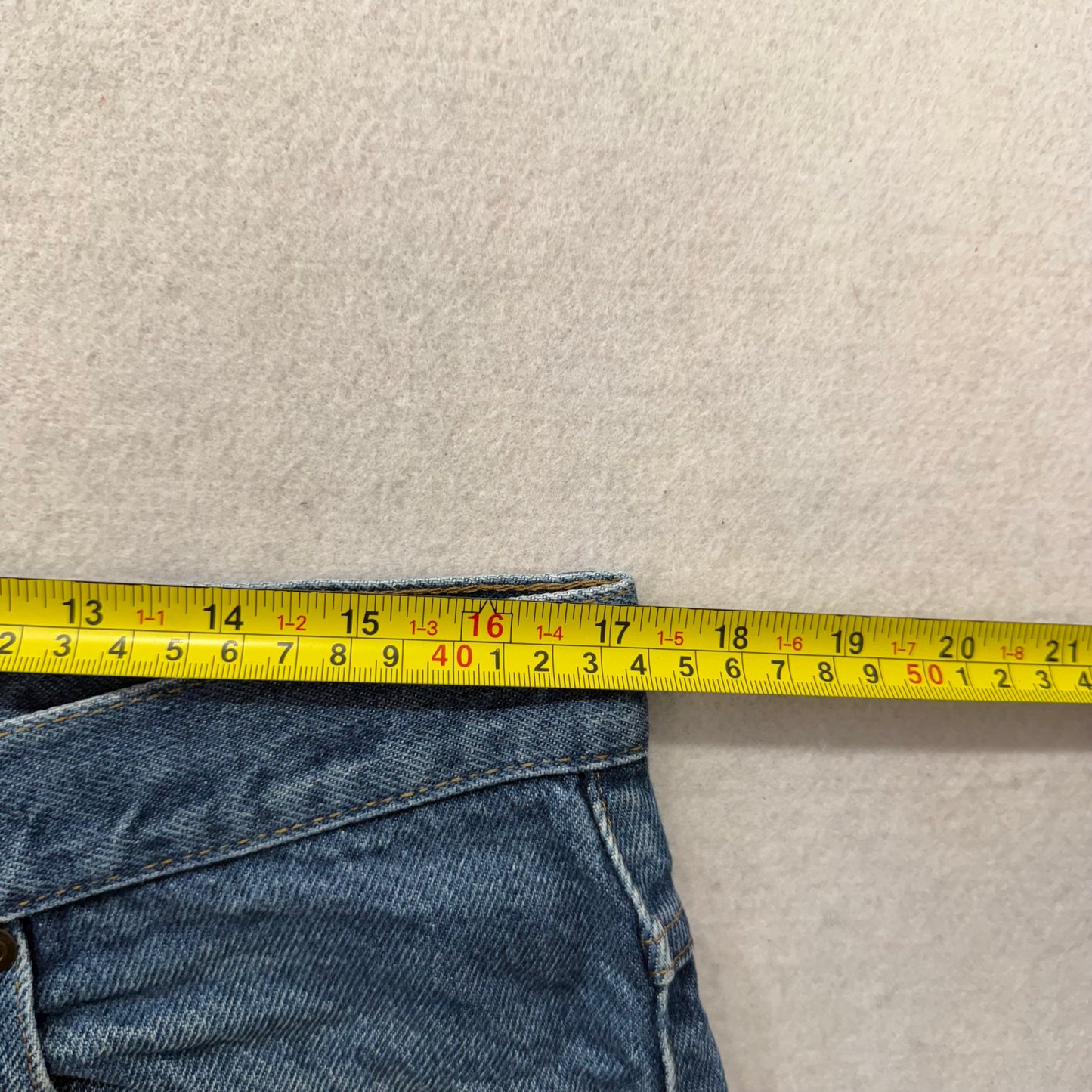 L.L.Bean Men's Medium Wash Blue Denim Natural Straight Fit Jeans Raw Hem Size 34