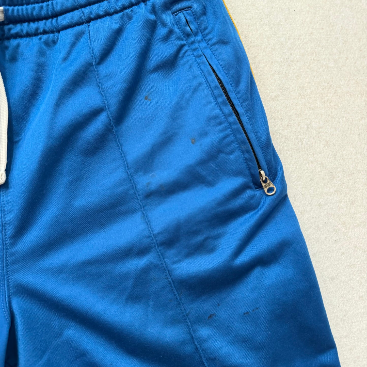 Abercrombie & Fitch Men's Royal Blue Athletic Shorts Zip Pockets Logo Size M