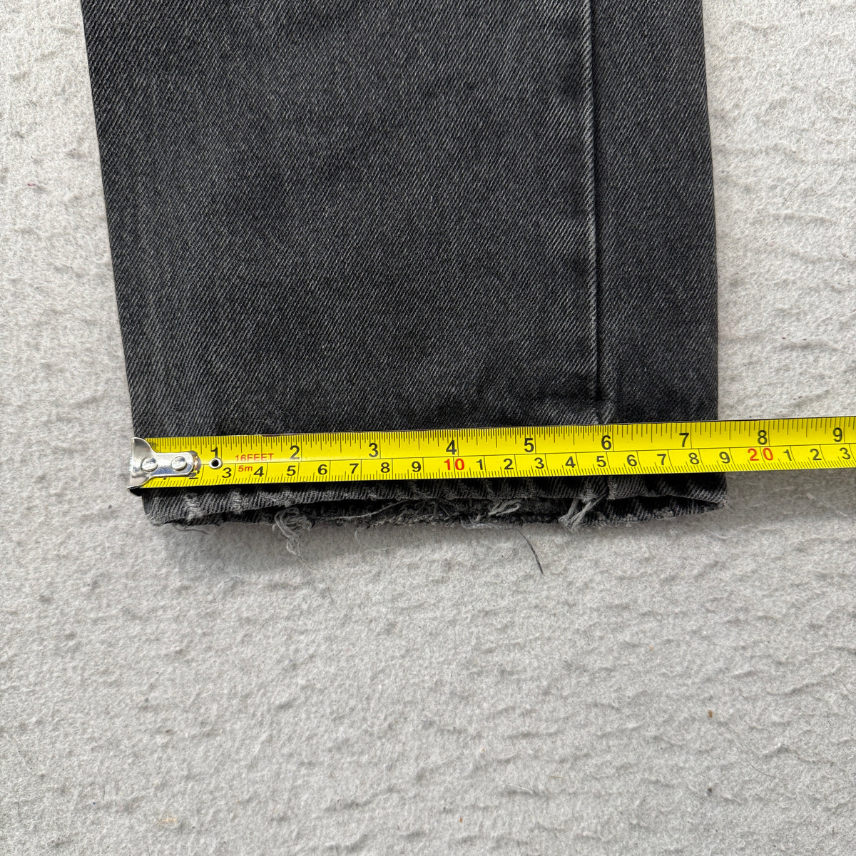 Levi's 562 Loose Fit Student Men Faded Black Denim Jeans Distressed Size W27xL30