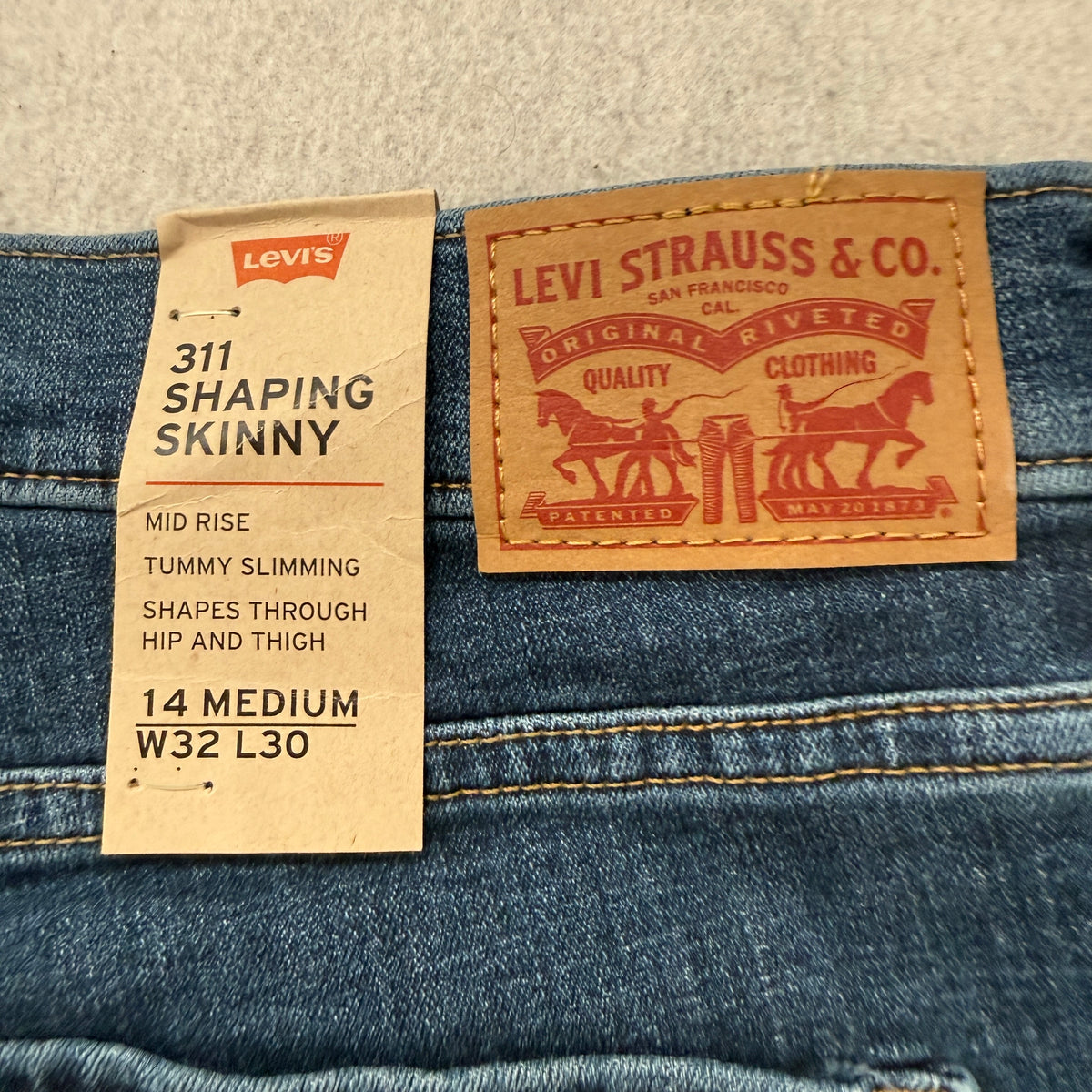 Levis 311 Shaping Skinny Jeans Medium Wash NWT Size 14 photo 5