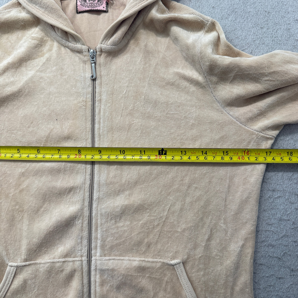 Juicy Couture Women's Beige Velour Zip-Up Hoodie Loungewear Pockets Y2K Size M
