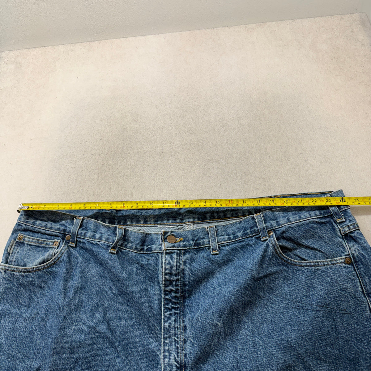 Carhartt Relaxed Fit Jeans Men's Medium Wash Blue Denim Workwear Size 46 photo 3