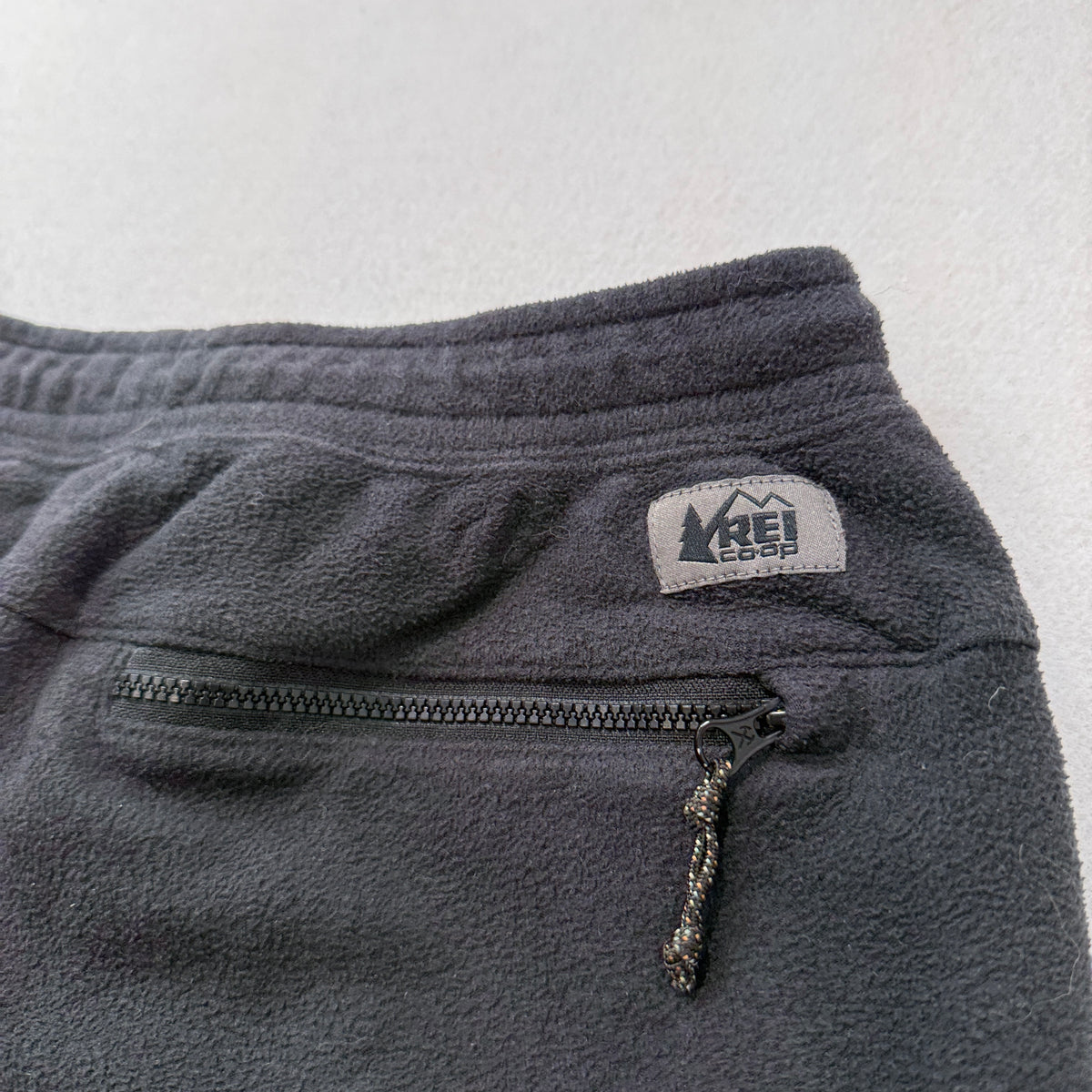 REI Co-op Men's Black Fleece Sweatpants Drawstring Pockets Classic Y2K Size M