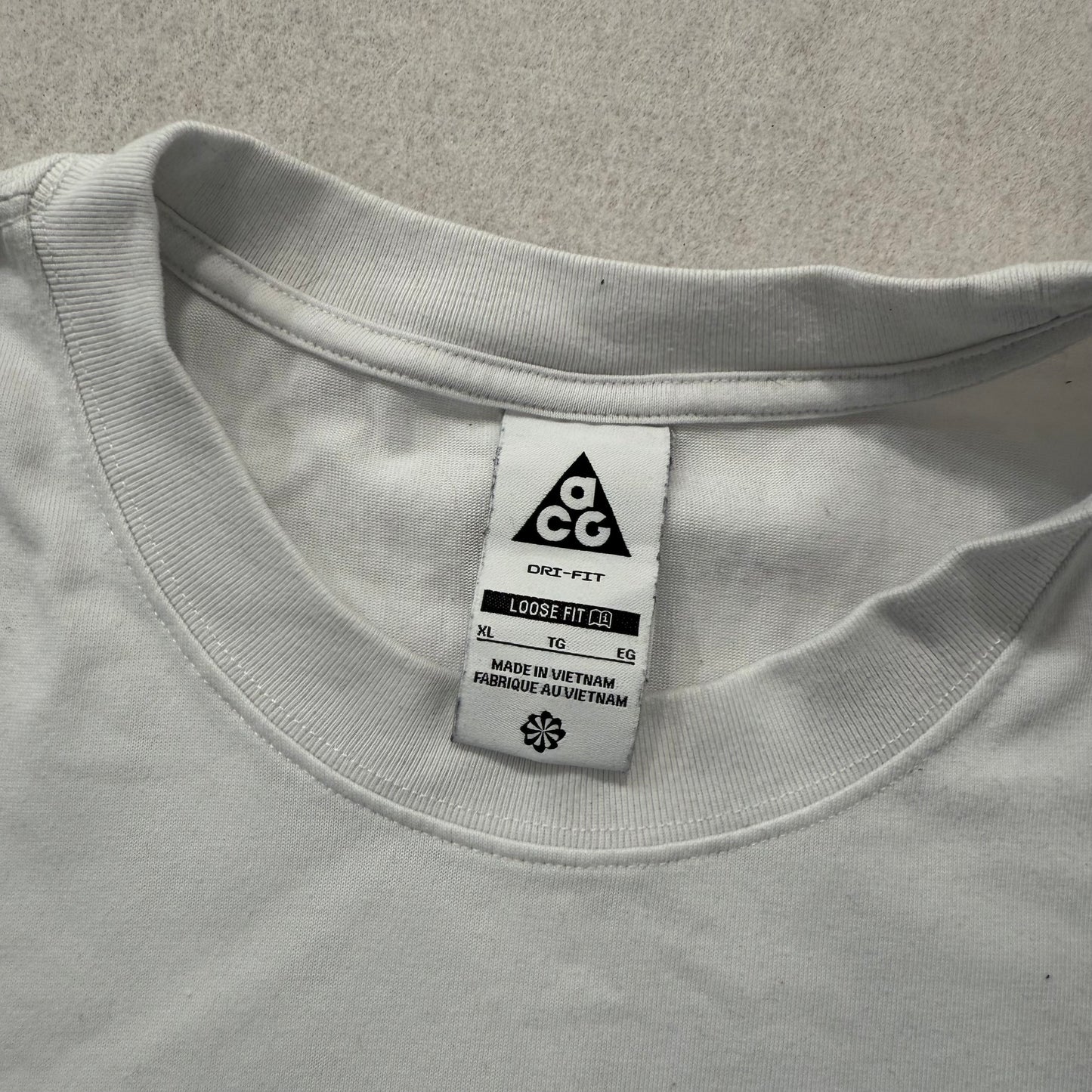 Nike ACG Men's White Cotton Dri-FIT Galaxy T-Shirt Short Sleeves Graphic Size XL