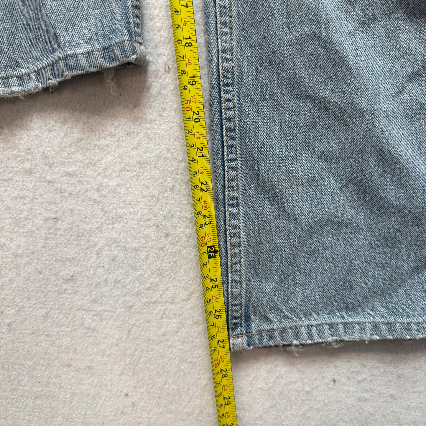 Tommy Hilfiger Men's Light Wash Blue Denim Baggy Straight Leg Jeans Size 36