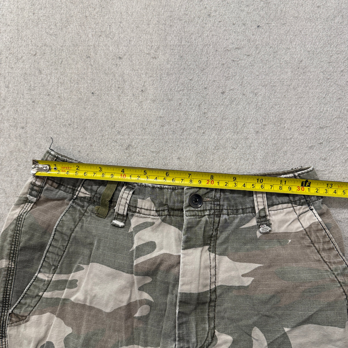 Wearfirst Camo Cargo Shorts Size 12 photo 4