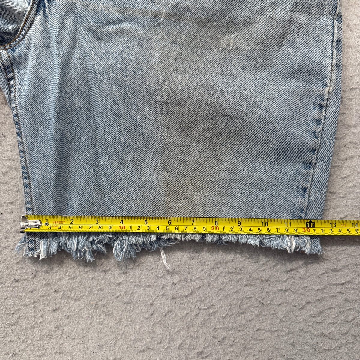 Levis Vintage 550 Light Wash Cutoff Jean Shorts Size 42 photo 7