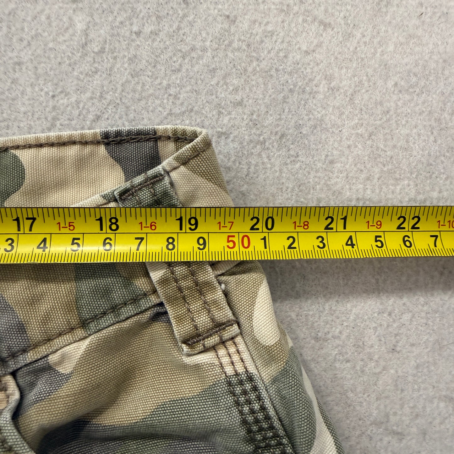 Carhartt Relaxed Fit Men's Camo Cargo Shorts Dual-Flapped Utility Pockets - W38