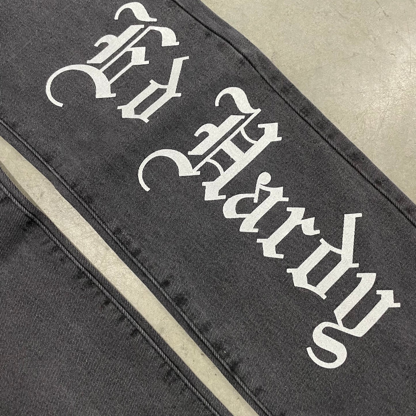 ED HARDY “Panther Wings” EMBROIDERED BLACK STRAIGHT LEG JEANS - Clean Curriculums 