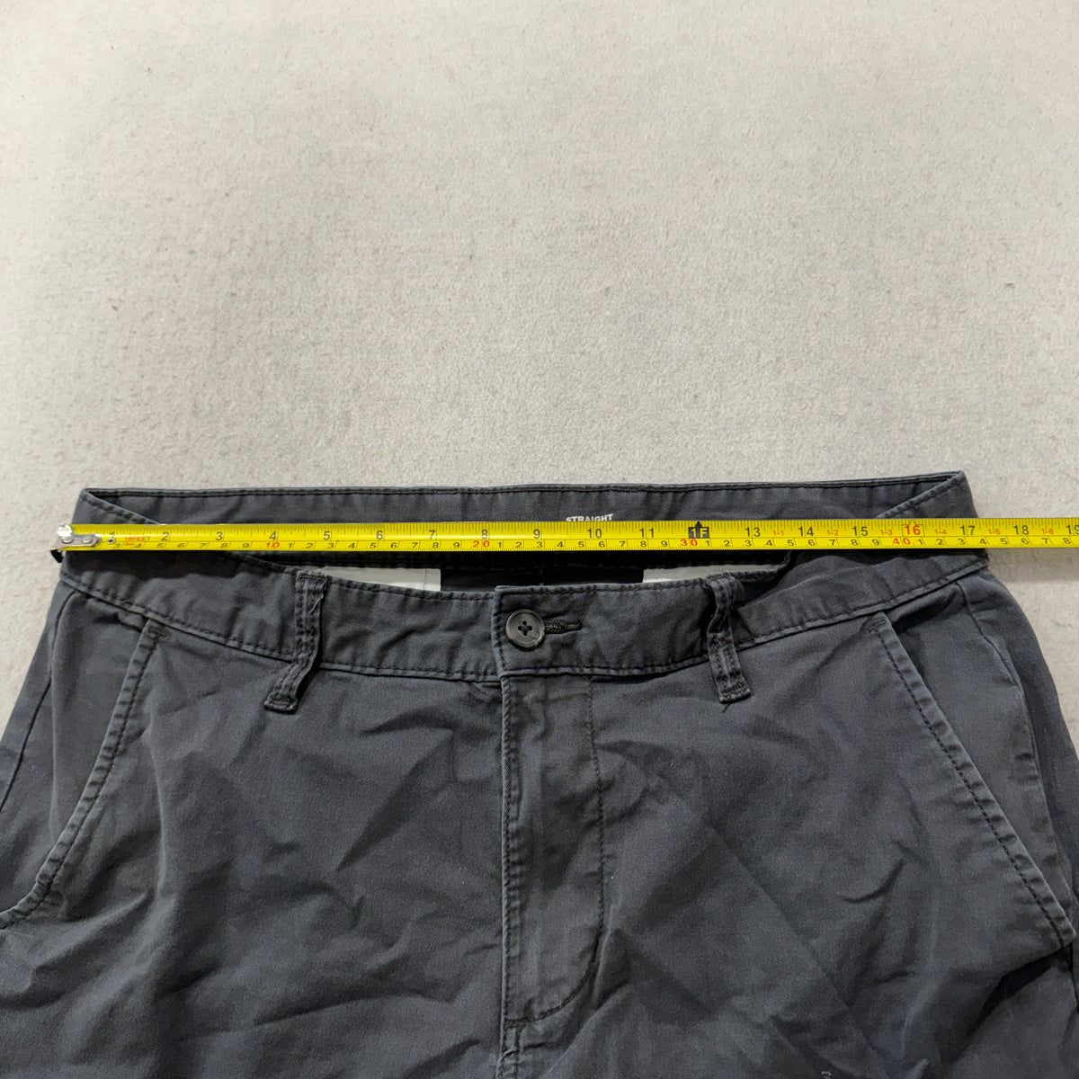 Old Navy Straight Built-In Flex Cargo Pants Men's Charcoal Gray Size 34x30 photo 4