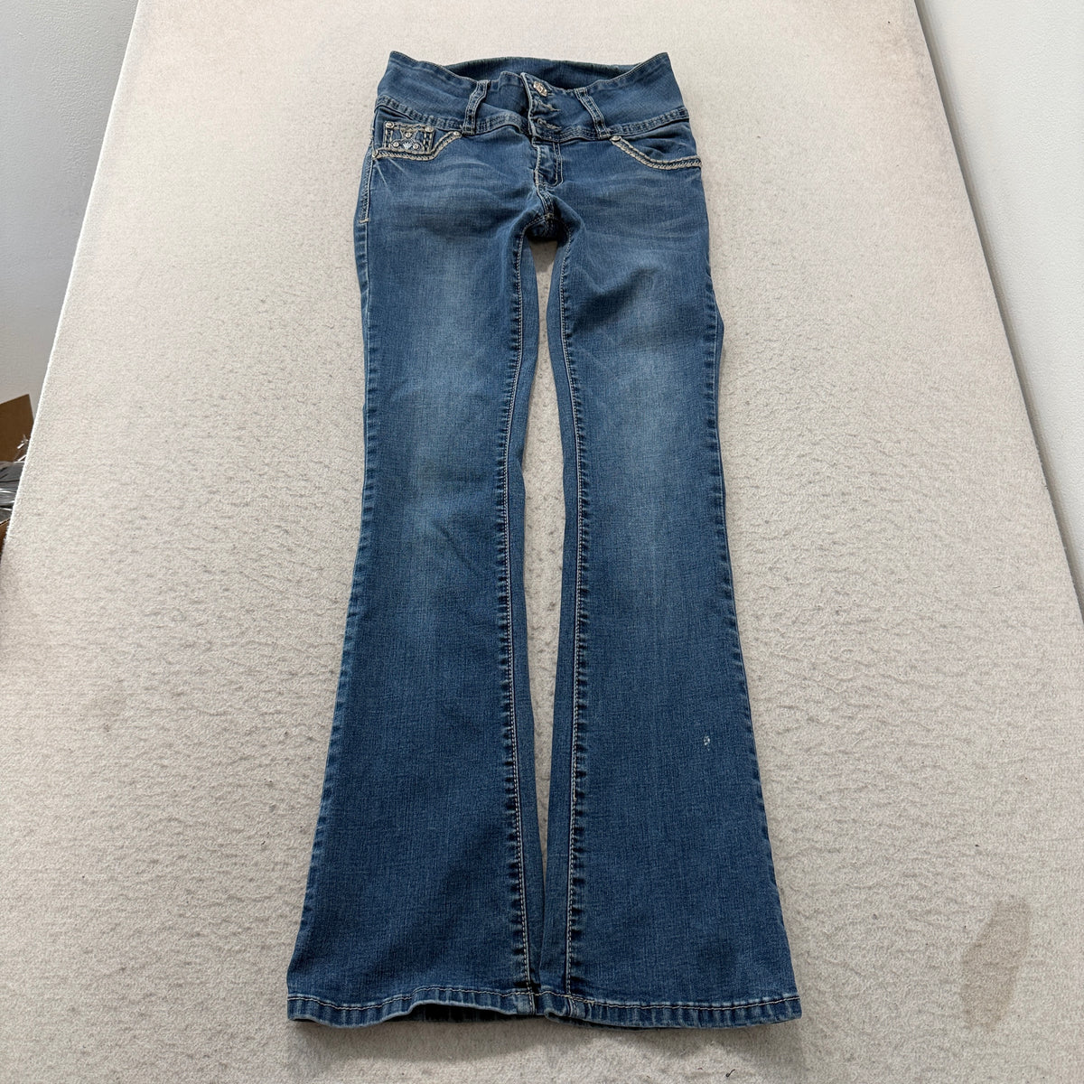 Silver Diva Women's Blue Denim Flare Jeans Cross Rhinestone Back Pockets Size 5