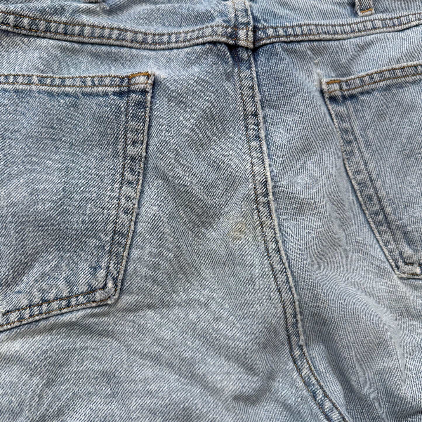 L.L. Bean Men's Light Wash Blue Denim Natural Fit Jeans Classic Raw Hem Size 34