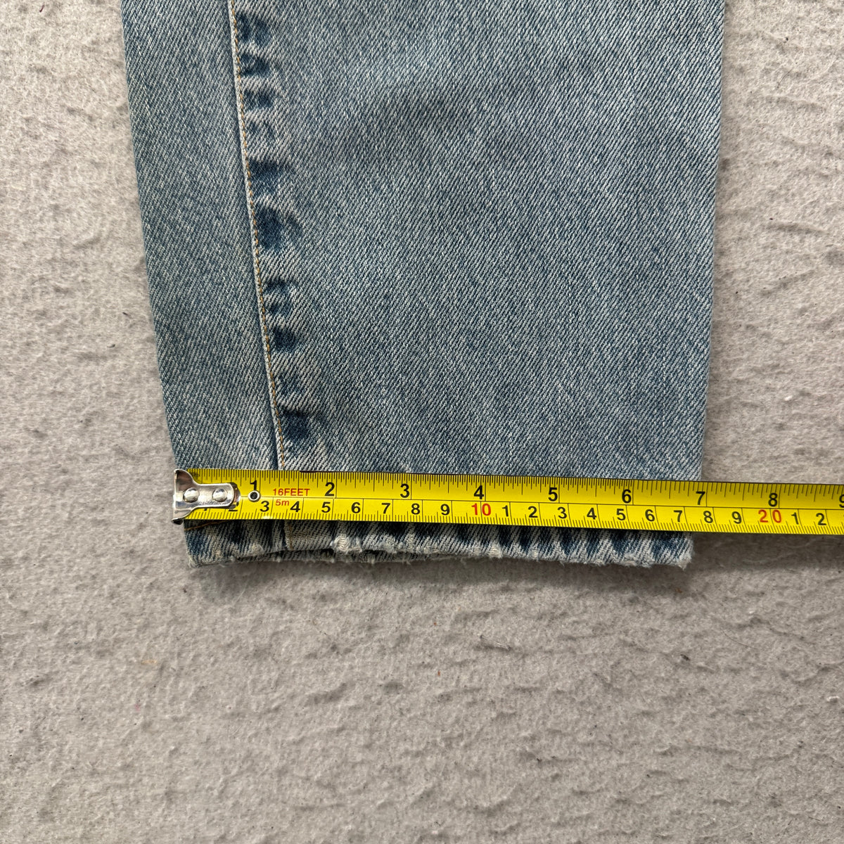 VTG Levi's 550 Classic Relaxed Womens Light Wash Tapered Leg Jeans Size 12 MIS M