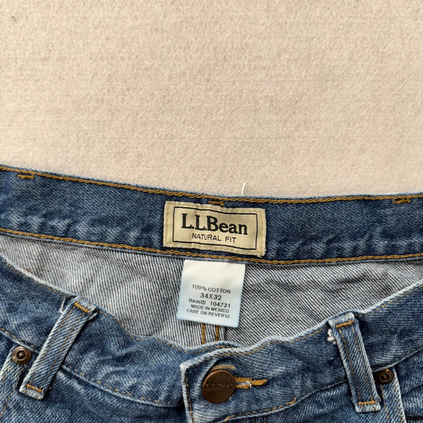 L.L.Bean Men's Medium Wash Blue Denim Natural Straight Fit Jeans Raw Hem Size 34