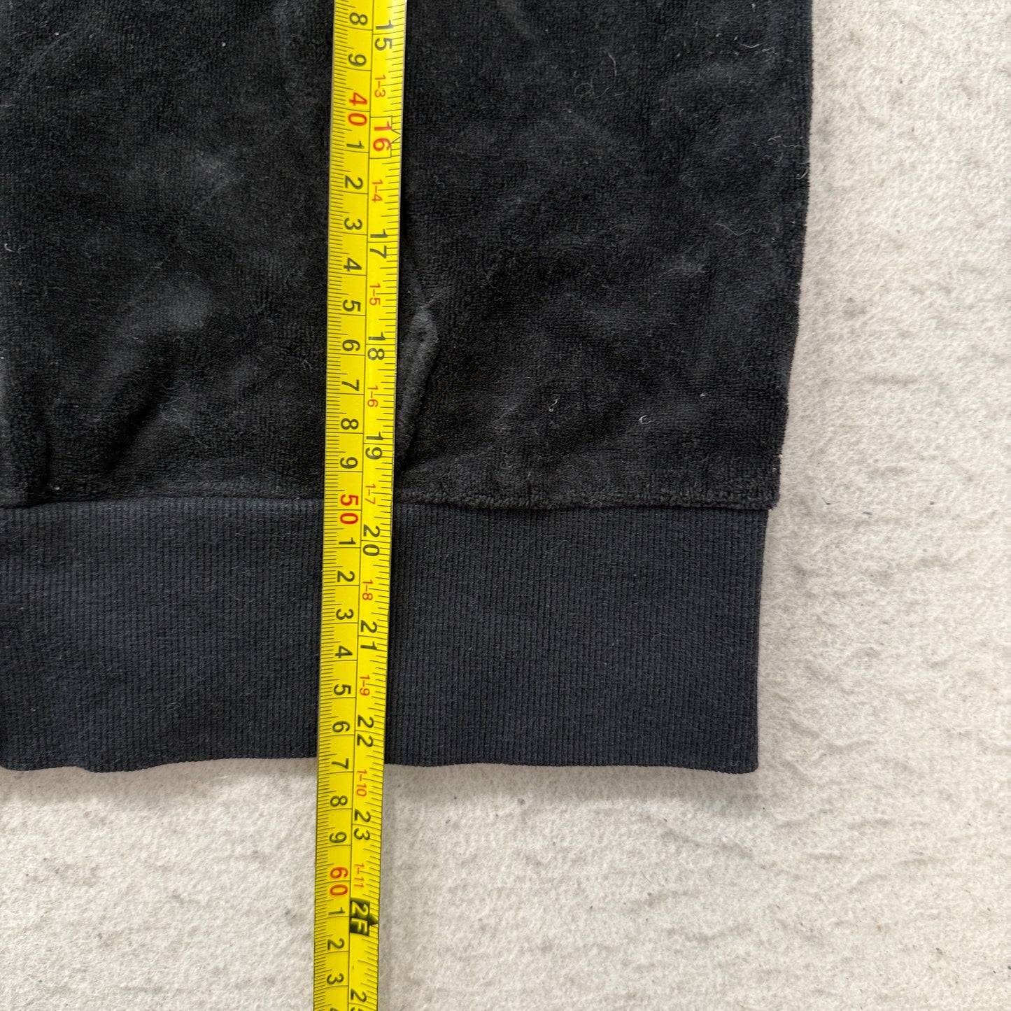 Vintage Juicy Couture Womens Black Velour Zip-Up Hoodie Loungewear Pocket Size L