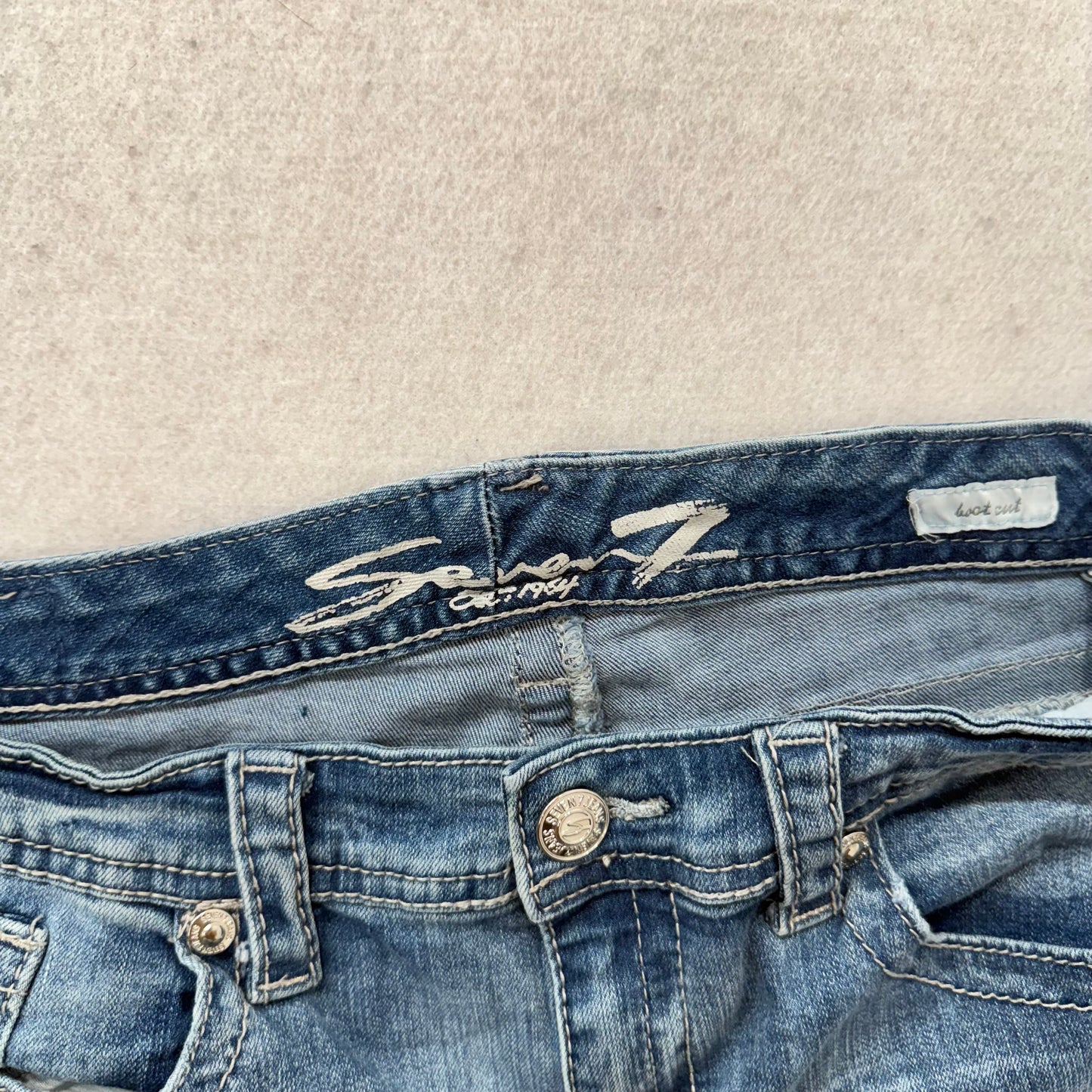 Seven7 Women's Medium Blue Denim Bootcut Jeans Embroidered Snap Pockets Size 16
