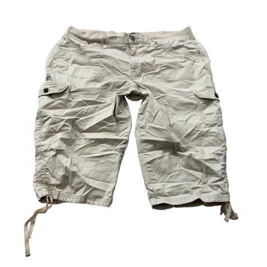 Gloria Vanderbilt Men's Beige Cargo Capri Shorts Back Flap Pockets Size W36