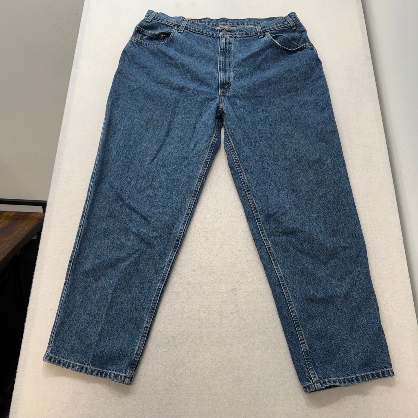 Levi's Strauss & Co Men's Medium Wash Blue Denim Relaxed Fit Baggy Jeans Size 42