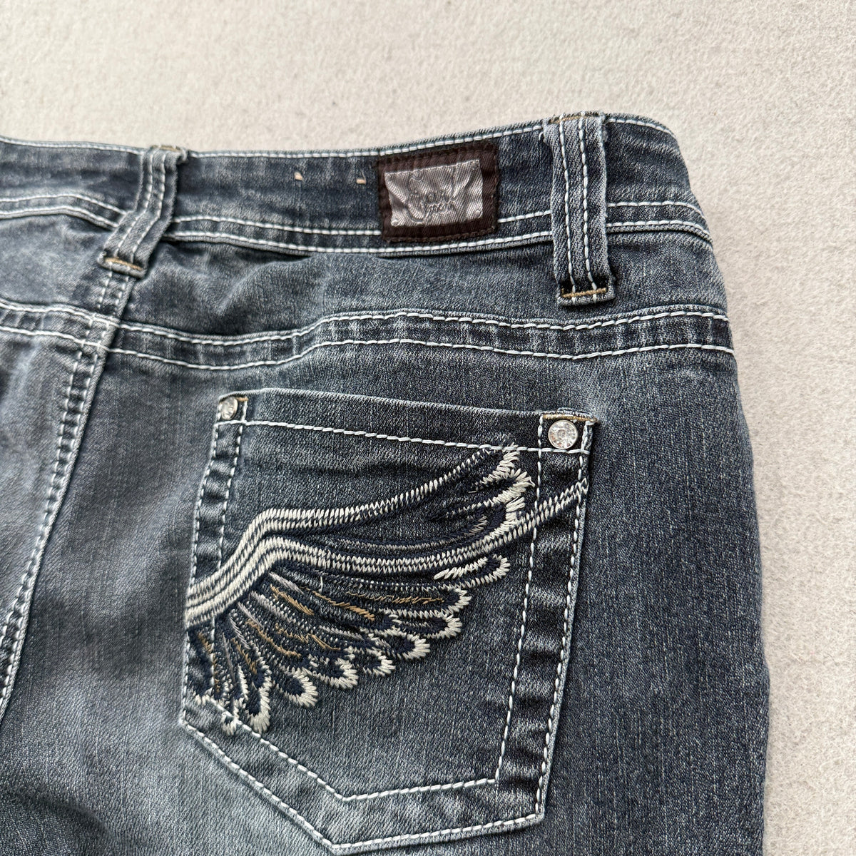 Earl Jean Women's Blue Dark Wash Denim Cuffed Capri Jeans Distressed Size 8P