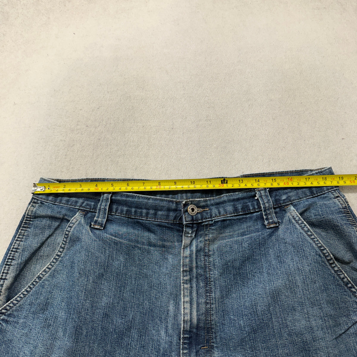 Wrangler Cargo Jeans Men's Medium Wash Blue Denim Utility Pockets Size 36x34 photo 5