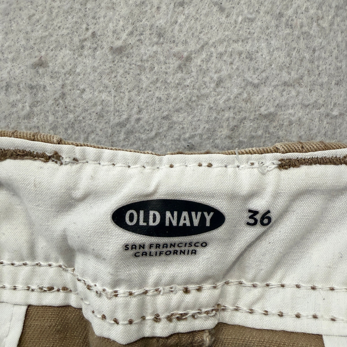 Old Navy Cargo Shorts Men's Khaki Tan Cotton Twill Utility Pockets Size 36 photo 3