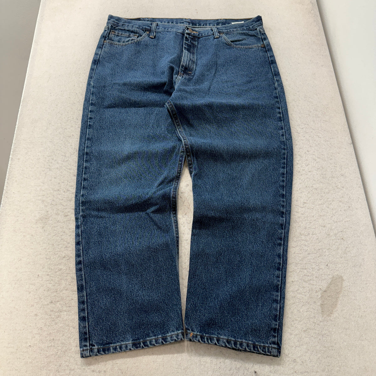 Wrangler Relaxed Fit Medium Wash Jeans Size 40x29 photo 1
