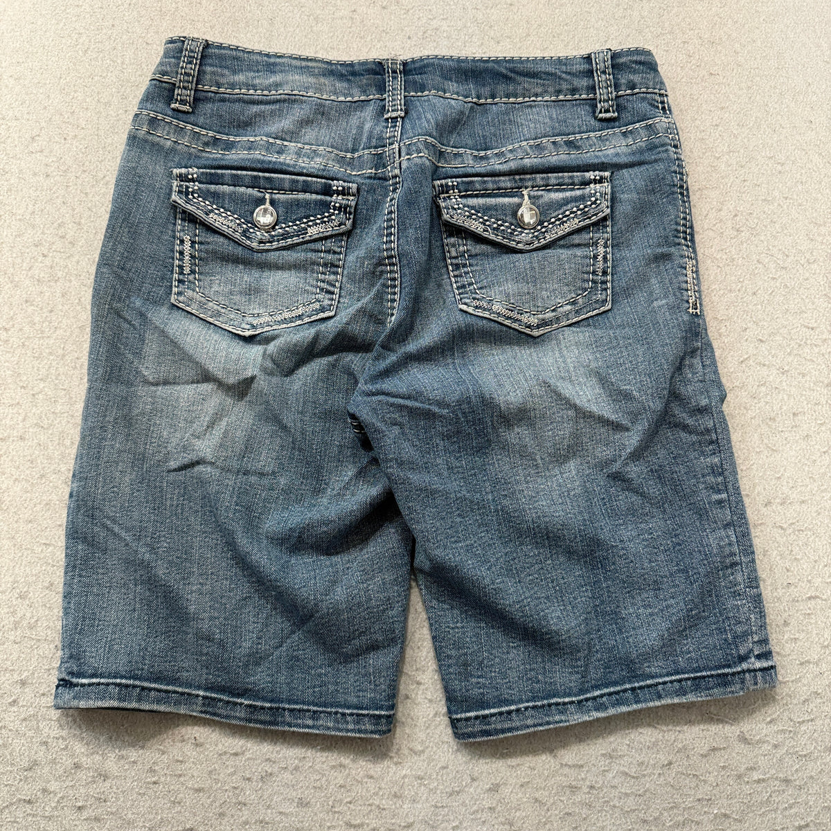 Xhilaration Bermuda Denim Shorts Women's Medium Wash Flap Pockets Size XL photo 2