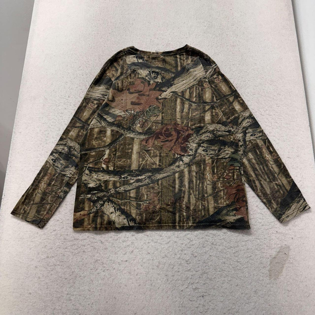 Vintage Y2K 2000's Mossy Oak Camo Faded Graphic Long Sleeve Tee