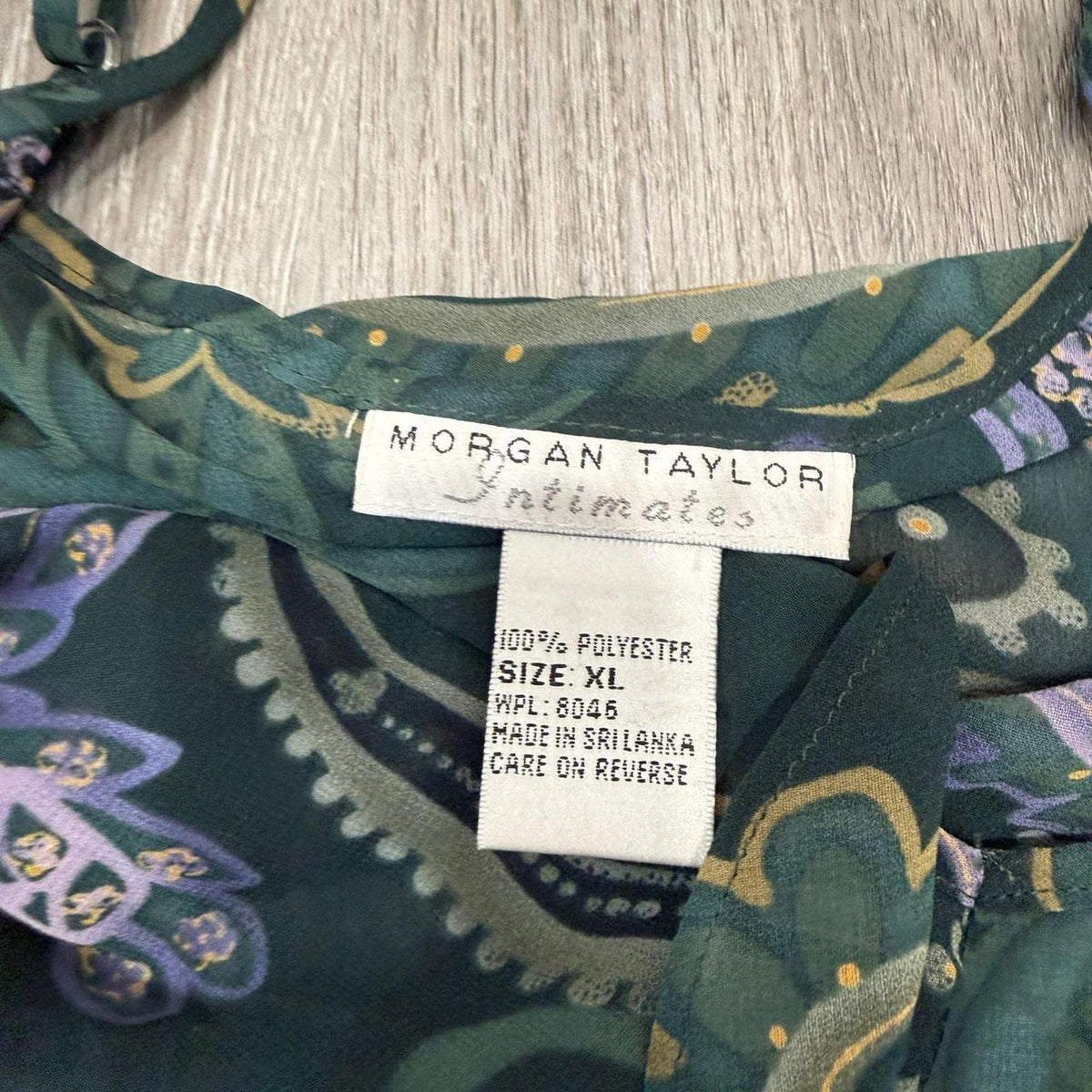 Vintage Y2K 2000's Women's Morgan Taylor Dark Green Paisley Blouse