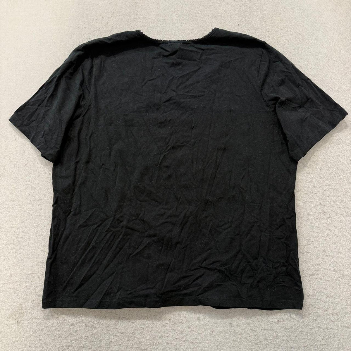 Vintage Y2K 2000's Women's Koret Black Boxy Floral Embroidered Tee