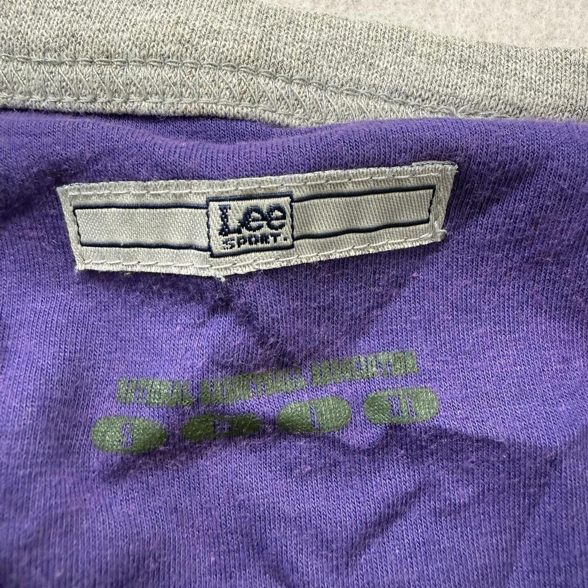 Vintage Y2K 2000's Lee Sport Boxy Forest Green Bucks Graphic Raglan Tee