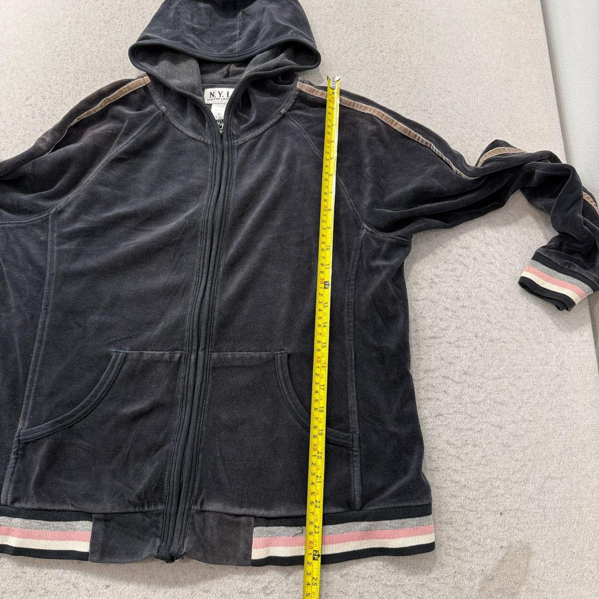 Vintage Y2K 2000's Women's N.Y.L. Charcoal Grey Oversized Zip Up Hoodie